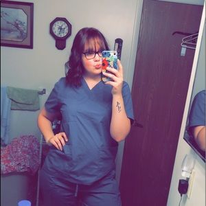 Meet your Posher, Holly